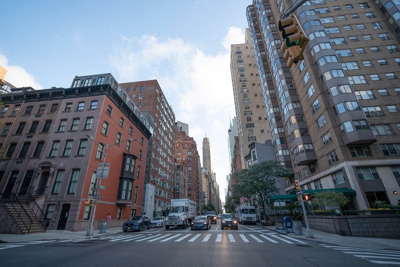 Looking northeast down Lexington Ave, from its intersection with East 36th Street in Murray Hill, Manhattan, New York